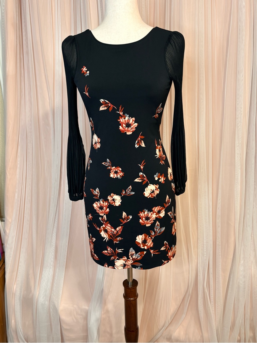 NWT White House Black Market Floral Pleated Sleeve Mini Dress XXSP MSRP $140
